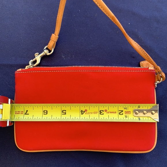 Coach - Picture 4 of 4